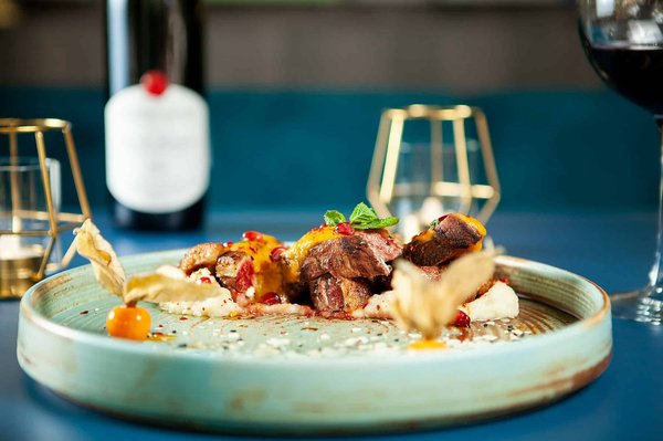 Comment préparer une crème brûlée à la vanille de Madagascar avec une croûte parfaitement caramélisée?