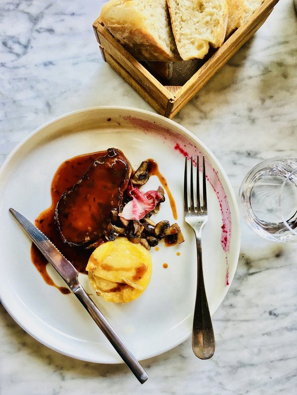 Exploration de la cuisine de luxe française : un art de vivre moderne